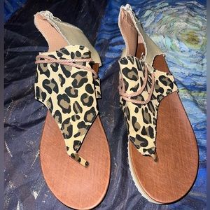Gladiator leopard print sandals
